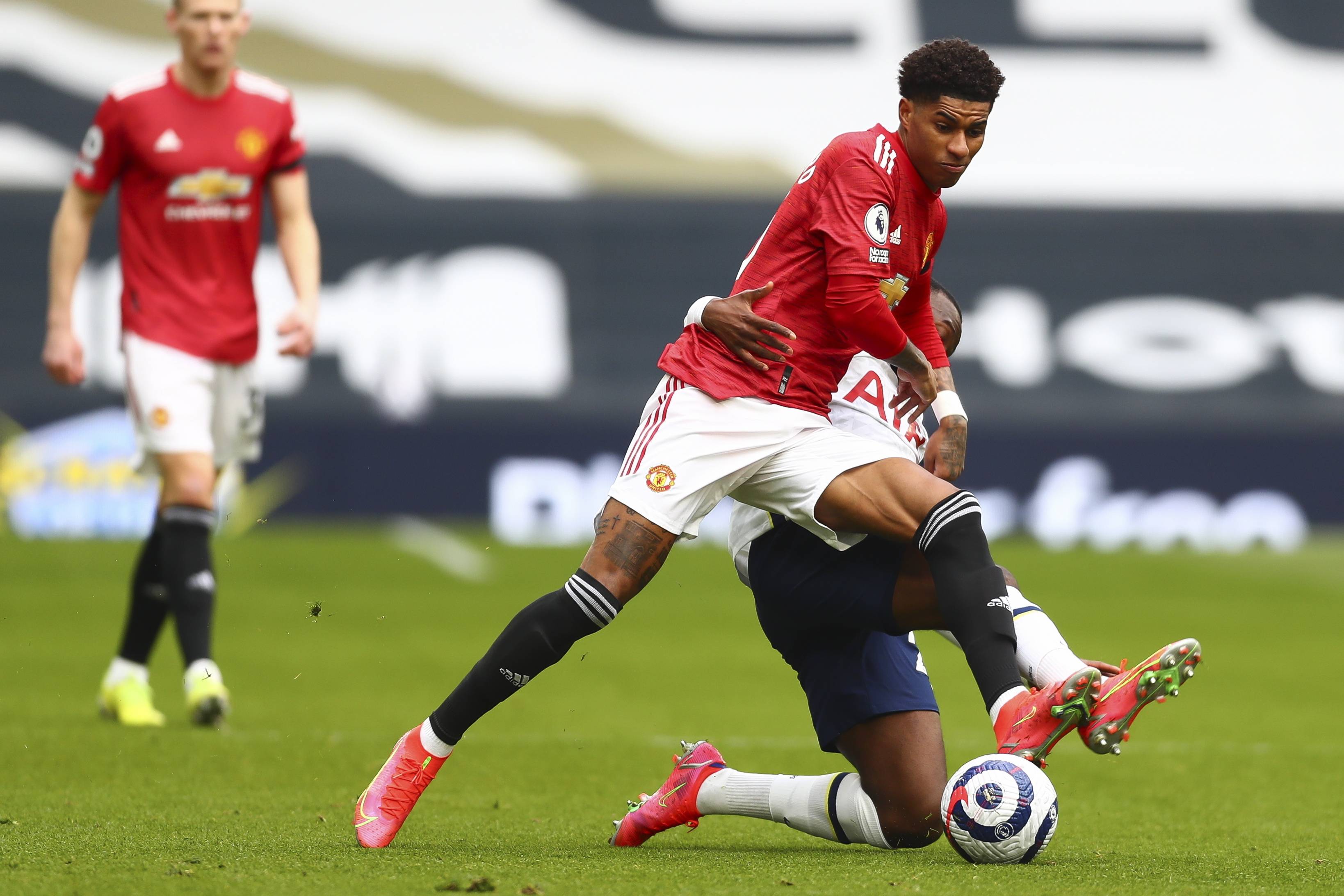 俱乐部通过 俱乐部通过